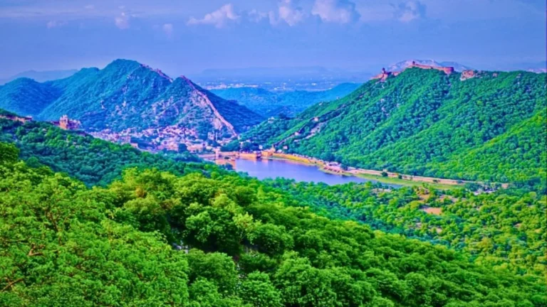 Centre Imposes Ban on New Mining Leases in Aravallis, Protected Zone to Be Expanded